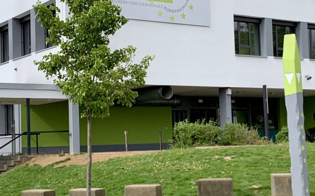 Spendenübergabe für Europaplatz der Freiherr vom Stein-Schule am 3. Mai 2019